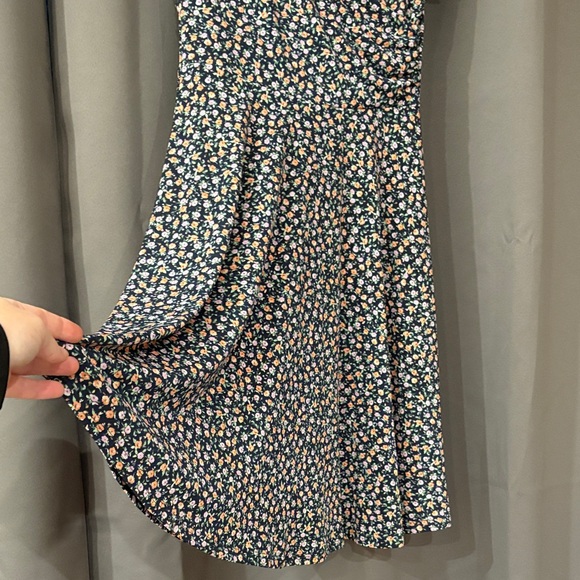 Floral V-Neck Dress - Picture 3 of 7